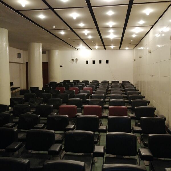 Komunistický kryt s kinem