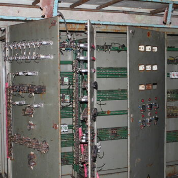 circuit breaker fuse device locker electrical device