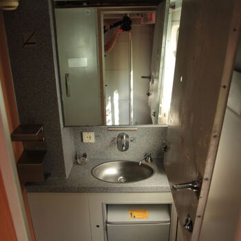 Smutný konec lehátkových a příměstkých vozů RJ