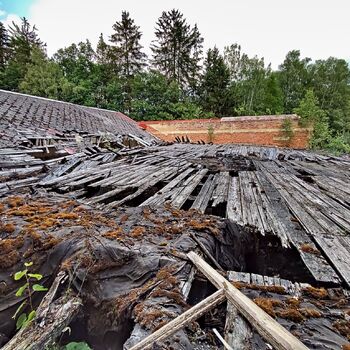 Opuštěná fabrika 2023