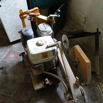 Chaloupka u skleněného ÚDU