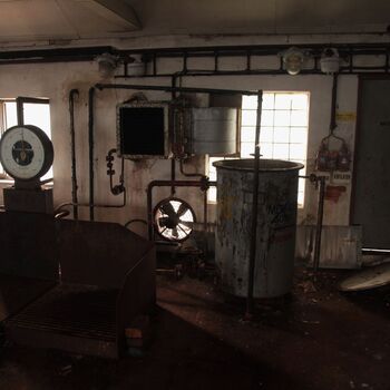 Remote chemical production building Remote chemical production building