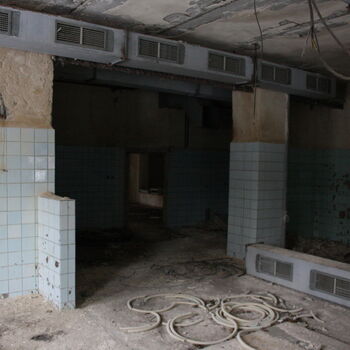 What is this place? An abandoned hotel?