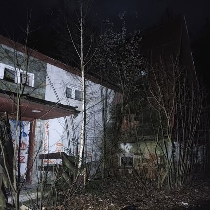 Hier kehren die Camper nicht zurück... Verlassener Campingplatz bei Nacht...