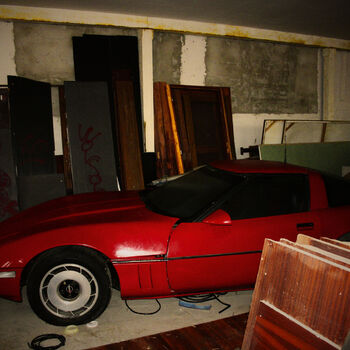 Haly plné tajemství... Opuštěná fabrika