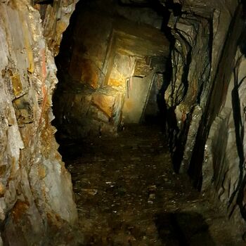 jeskyně Geologický útvar skála