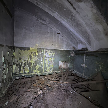 Velitelský bunkr na letišti, starý a nový