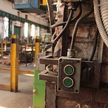 Hala tažírny a Čert