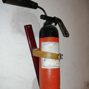 fire extinguisher device fire extinguisher device
