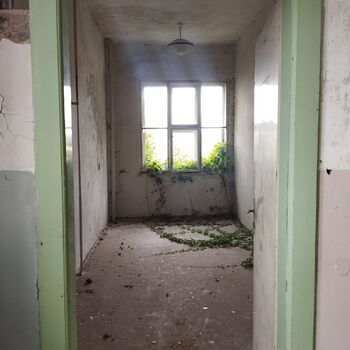 Opuštěná škola / internát