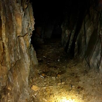 jeskyně Geologický útvar skála