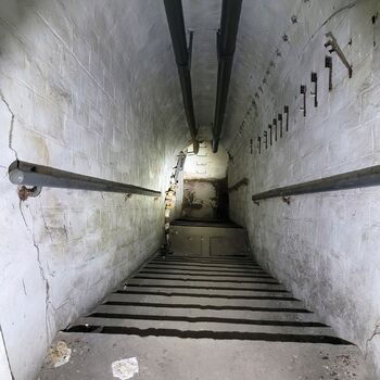 Už se setmělo venku je úplněk.