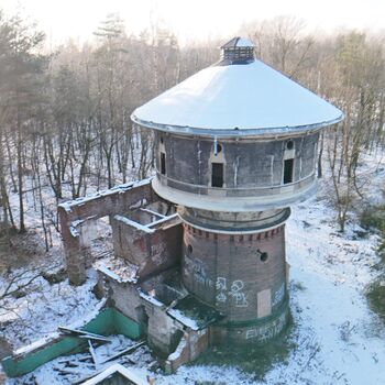 Alter Schießstand und Wassertank