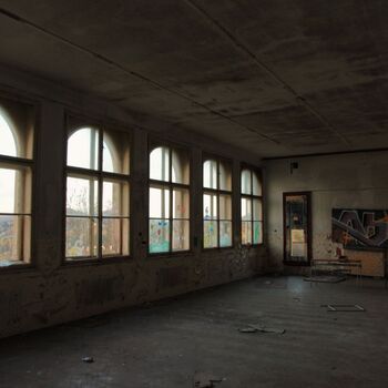 Verlassene Schule der tschechischen Minderheit im Grenzgebiet 2023