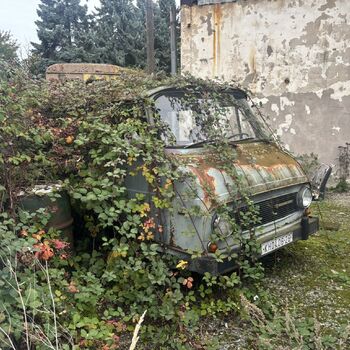 Der bekannte Friedhof der Krankenwagen