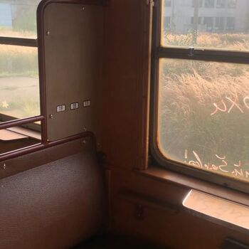 The site and wagons have been abandoned 🚂 🏭