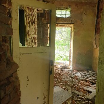 Buňka staré dveře Architektura budova zeď