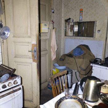 Dům babičky která nedojedla ledničku