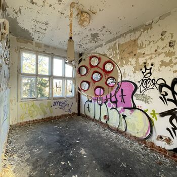 2025 Ex-sovětská nemocnice