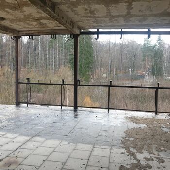 fence barrier obstruction