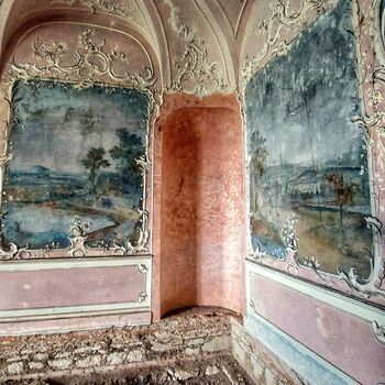 baufälliges Schloss