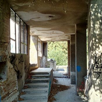 building old architecture