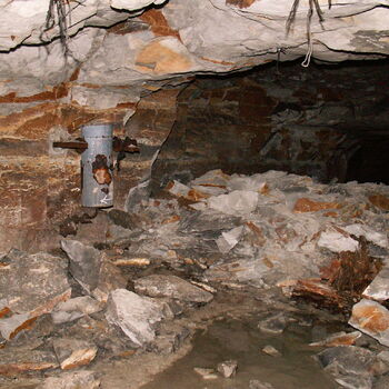 Richard Underground Factory