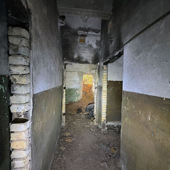 Velitelský bunkr na letišti, starý a nový