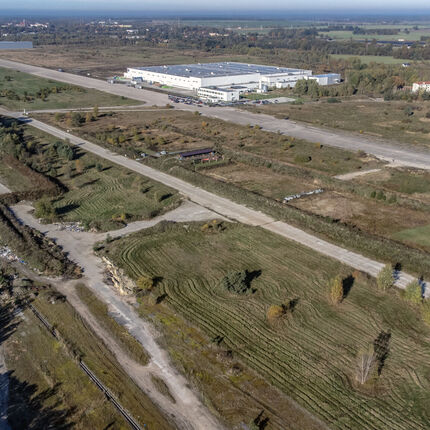 Kommandobunker am Flughafen, alt und neu