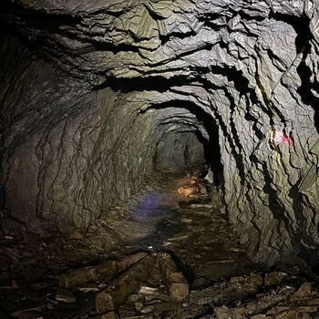 Verlassenes Bergwerk Verlassenes Bergwerk