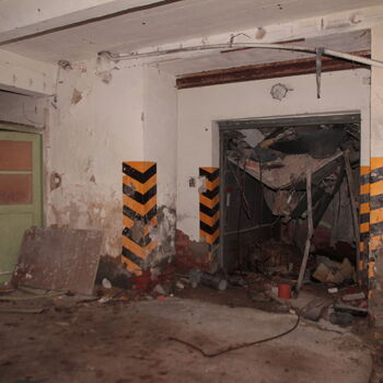 Spinning mill and spinning mill Spinning mill and spinning mill