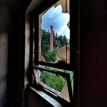 Opuštěná fabrika 2023