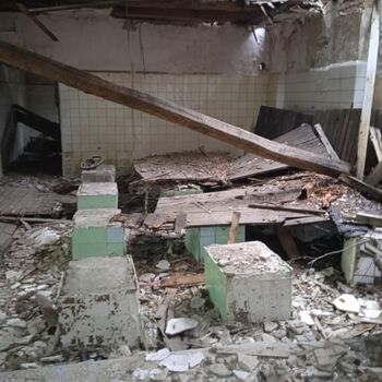 Transmitting station building