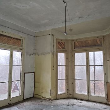 Co to bylo? Tábor nebo lovecký zámeček...