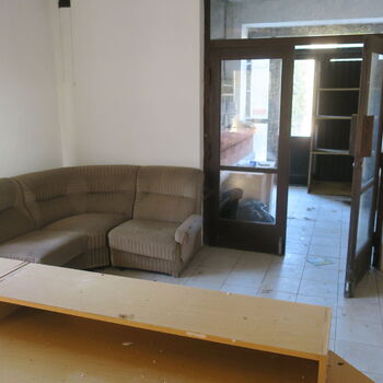 Autodílna ve stavebninách ?