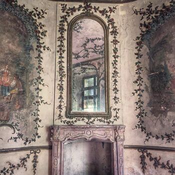 baufälliges Schloss