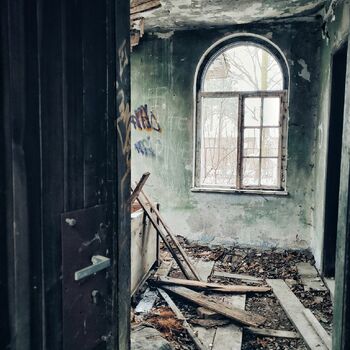 parapet konstrukční prvek dveře staré podpora