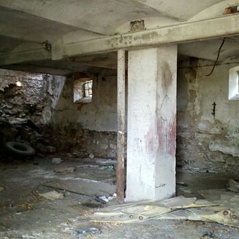 garáž zeď staré dveře Architektura budova