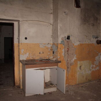 Zámek a'la slunce, seno, Italové