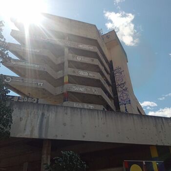 Der legendäre Scharfschützenturm in Mostar. 2024