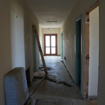 interiér místnost domácí dům nábytek moderní podlaha okno tabulka zeď dveře