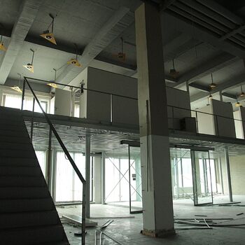 Továrna děrnoštítkových počítačů