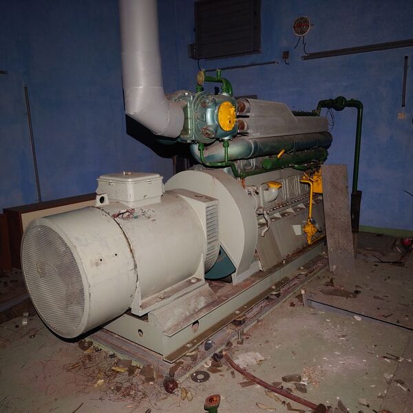 Insulated building of the replacement power supply