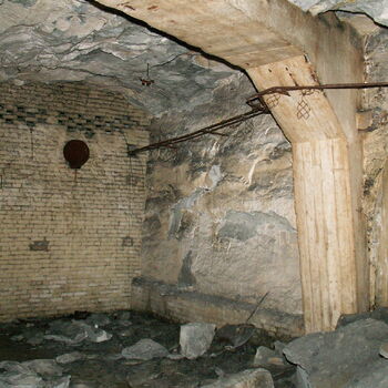 Richard Underground Factory