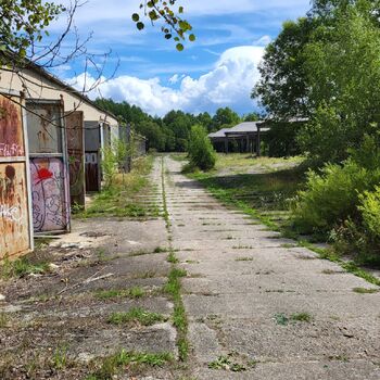 Anti-aircraft missile base