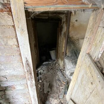 suterénu paprsek staré