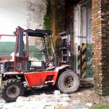 vysokozdvižný vozík kolová vozidla vozidlo stroj strojní zařízení průmysl zařízení průmyslové tahač stavba těžký