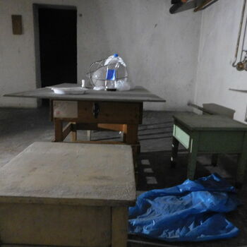 místnost interiér nábytek tabulka