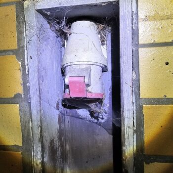 VERLASSENES WOHNHAUS