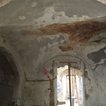 A lock that only gets the lens A lock that only gets the lens